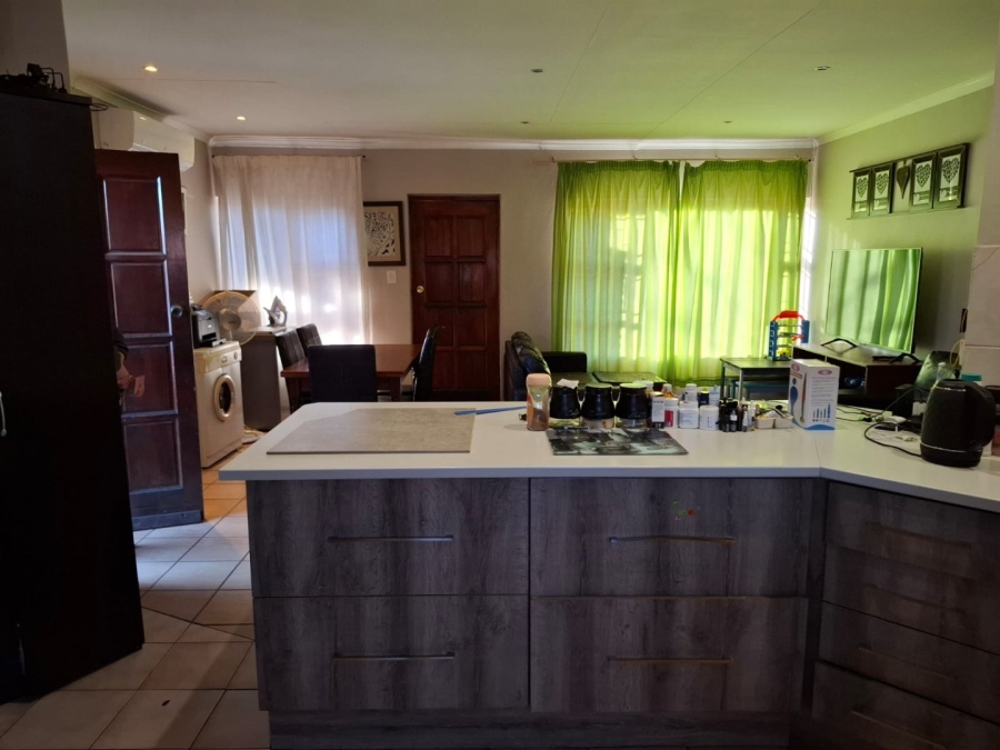 2 Bedroom Property for Sale in Langenhovenpark Free State